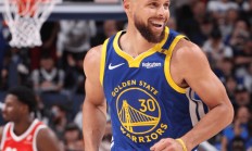 华体会亚洲官网-库里重返球场助勇士逆转胜，刷新三分纪录的简单介绍