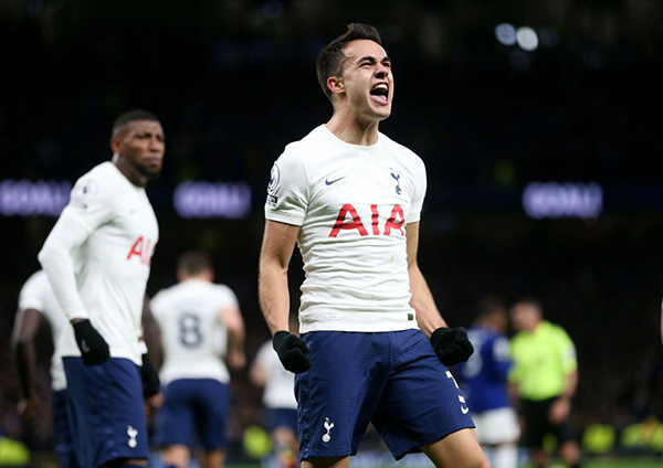 埃默森正式加盟埃弗顿，热身赛表现抢眼的简单介绍