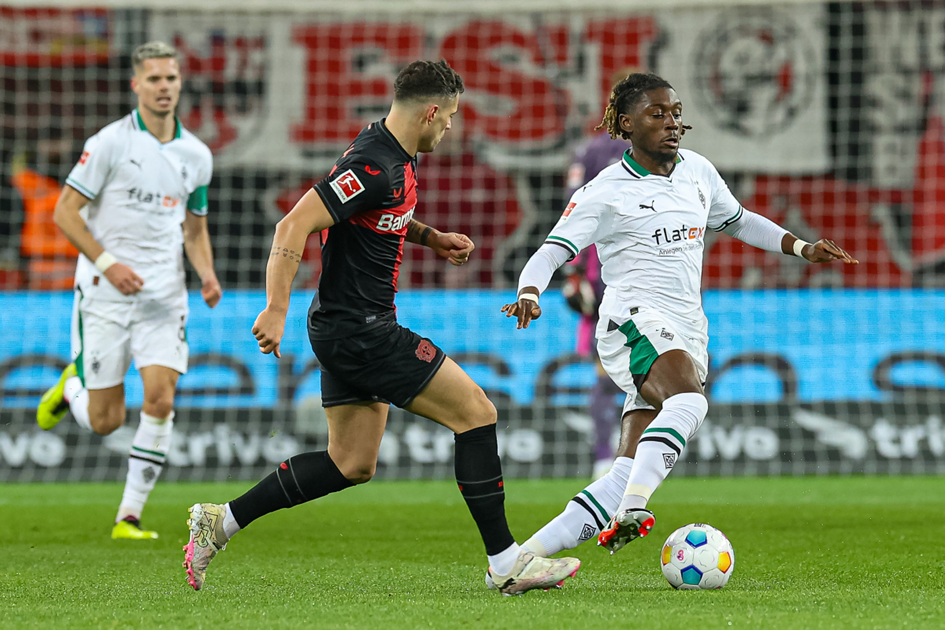 勒沃库森客场小胜达姆施塔特，继续追随领头羊的简单介绍