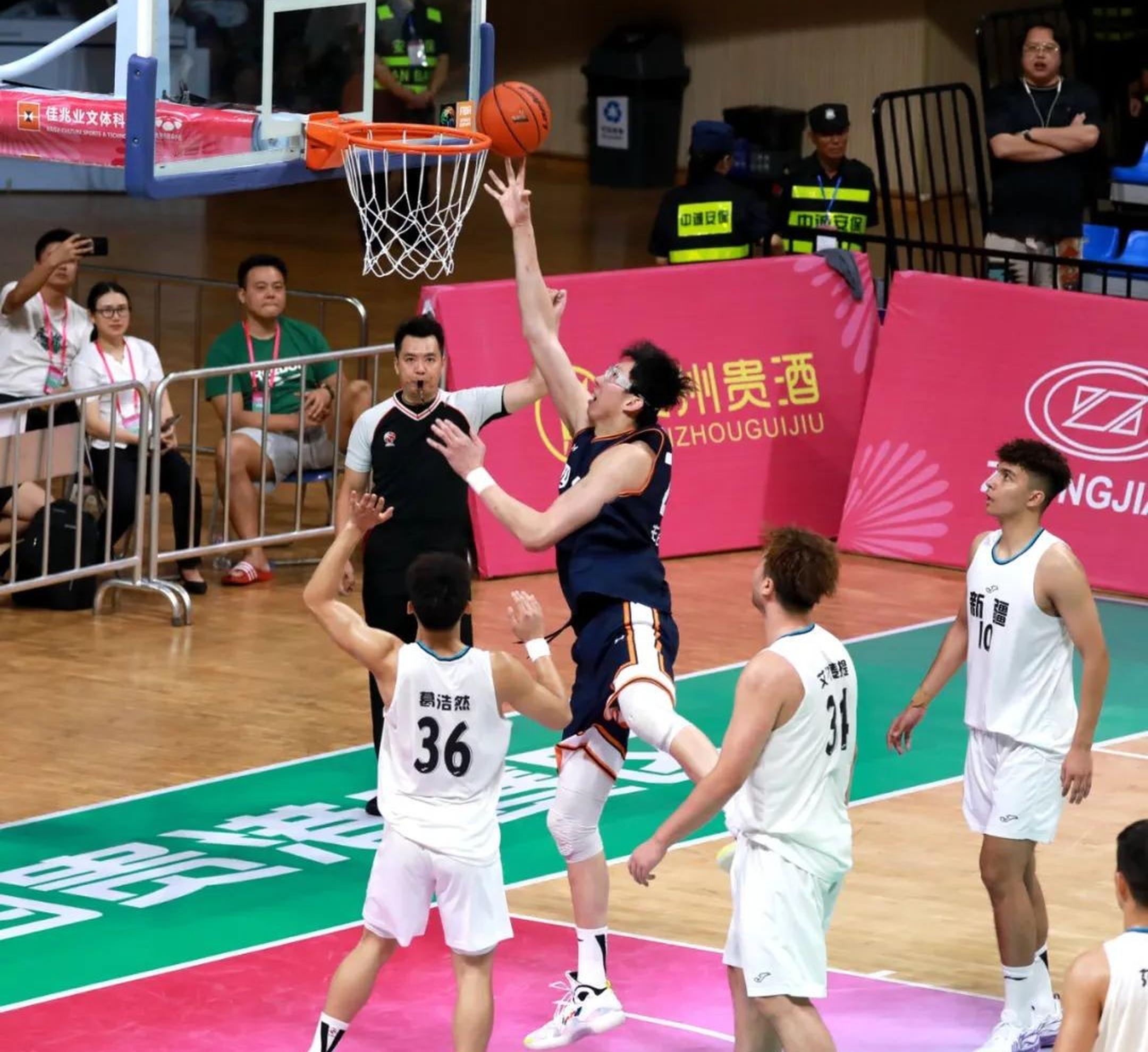 包含四川男篮力保胜利，全力备战下一场比赛的词条