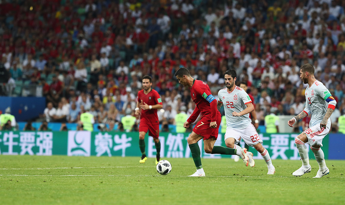 西班牙队在比赛中获得重要胜利