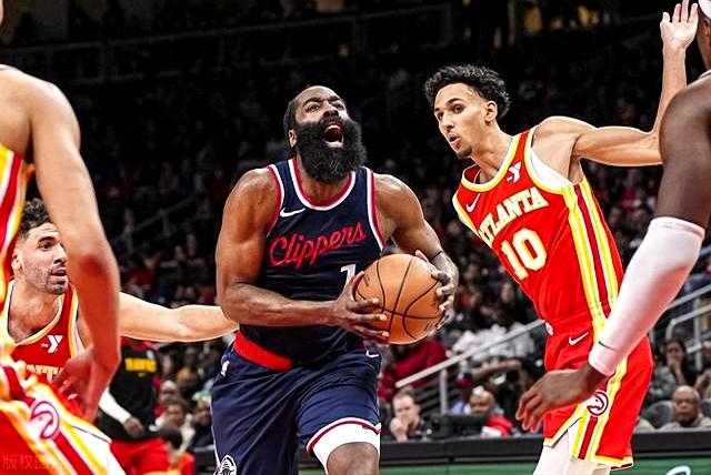 火箭大胜湖人，继续领跑西部