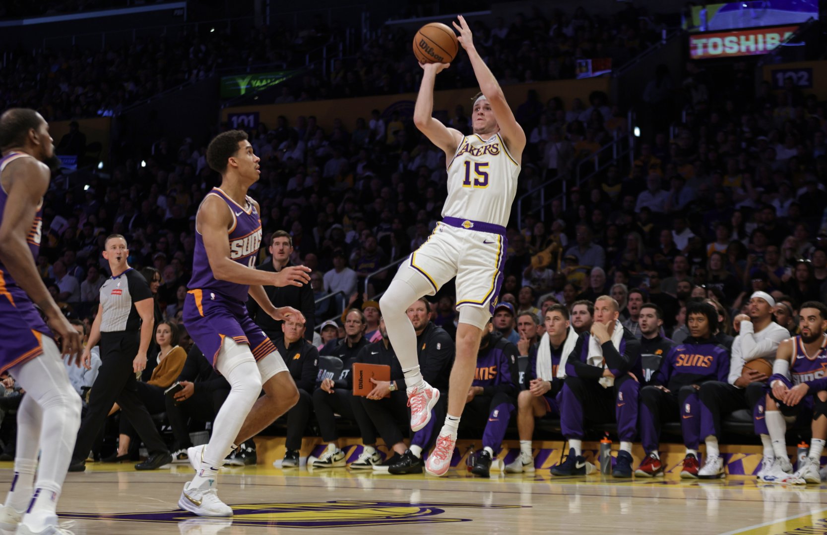 湖人开始战术调整,备战季后赛的简单介绍 湖人开始战术调整,备战季后赛的简单介绍