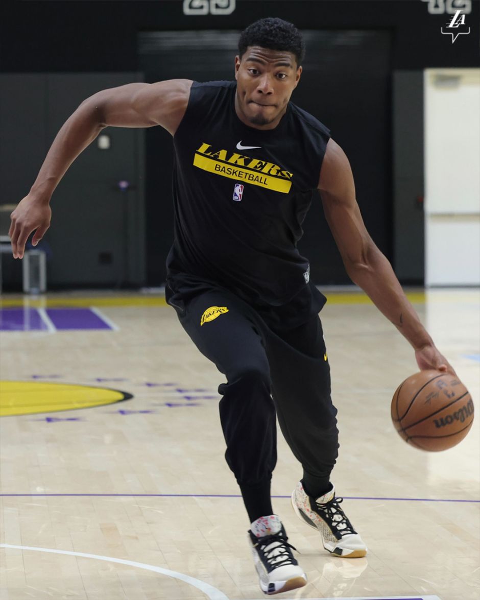 湖人开始战术调整,备战季后赛的简单介绍 湖人开始战术调整,备战季后赛的简单介绍