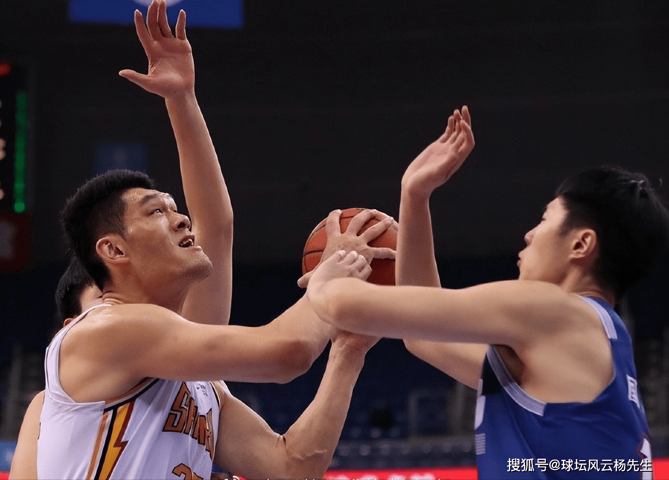 青岛男篮阻止江苏连胜,发挥出色 青岛男篮阻止江苏连胜,发挥出色